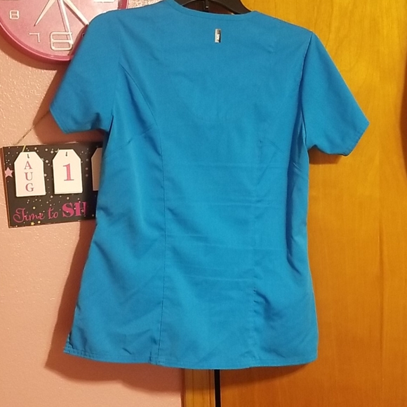 Scrub top - Picture 2 of 2
